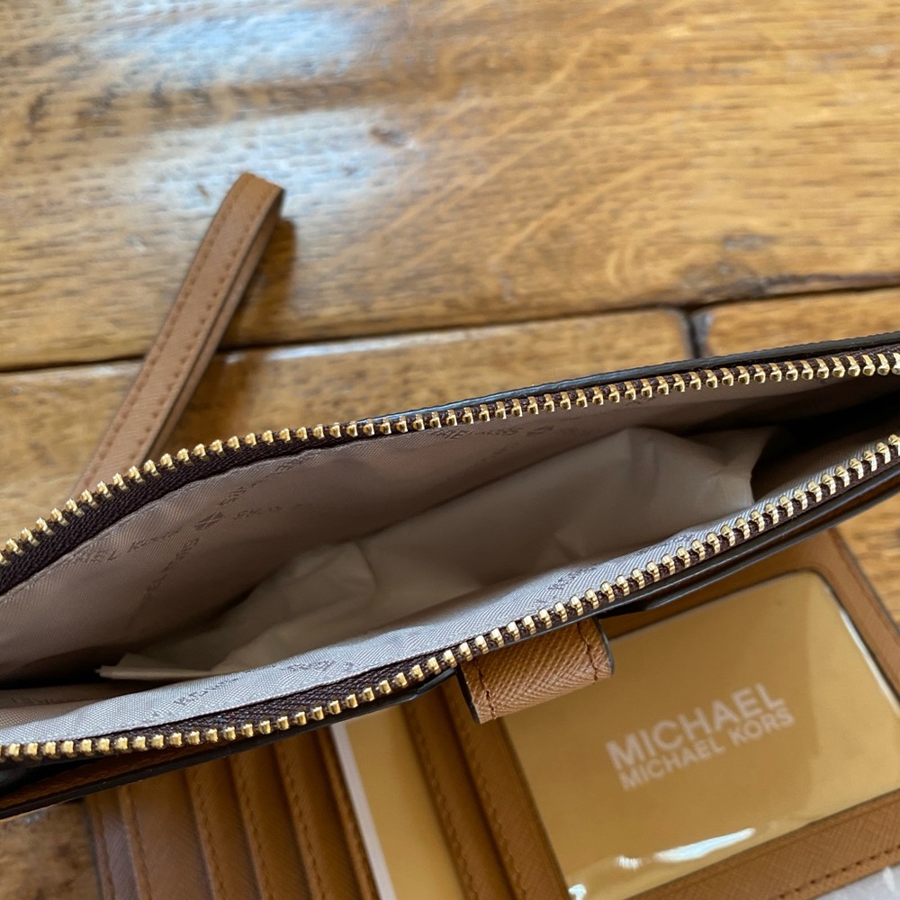 NwT Michael Kors signature double zip wallet - Picture 5 of 8
